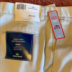 Men’s Dockers Iron Free Khaki slacks 36 x 32